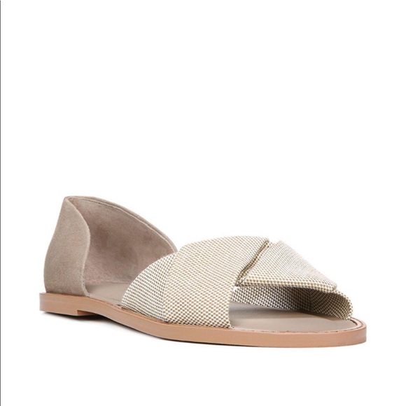 Vince Shoes - 💎Host Pick💎 VINCE Idara SZ7 woodsmoke flat NWT